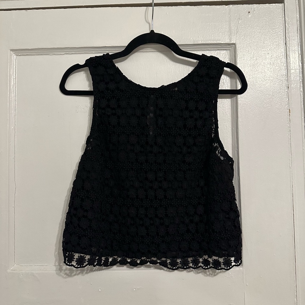 H&M DIVIDED black floral tank top